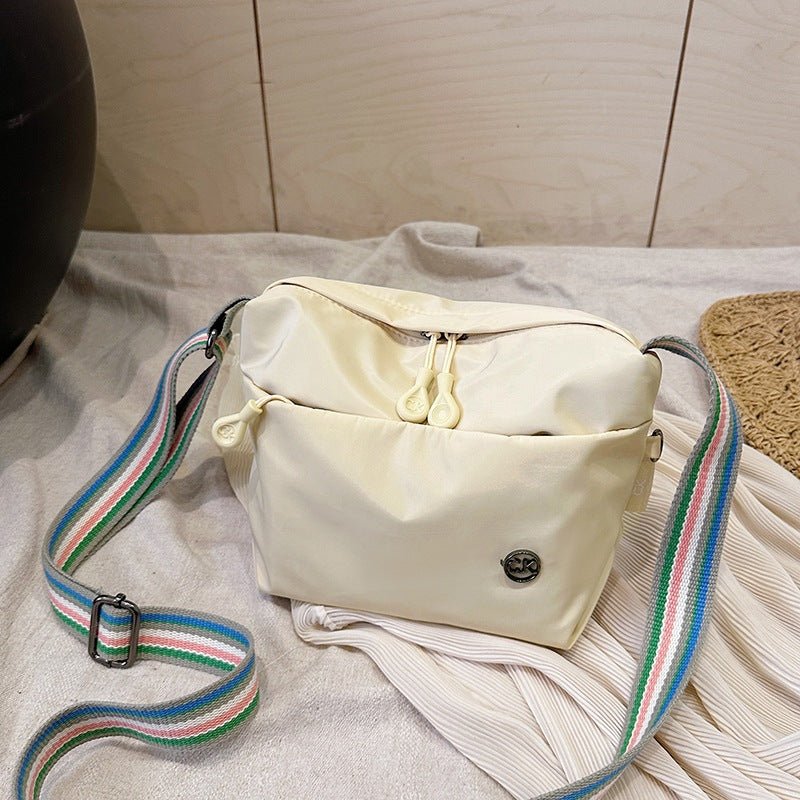 Women's Nylon Cloth Lightweight Simple Dumpling Women's Messenger Bag
