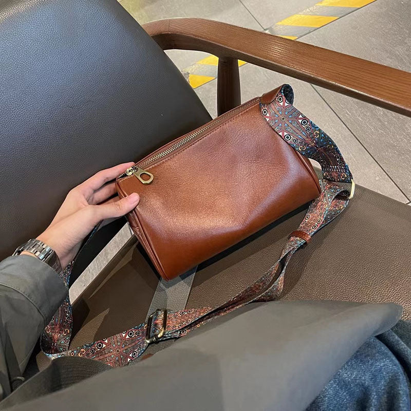 Women's Cowhide Leather Pillow Fashion Retro Wide Strap Women's Shoulder Bag