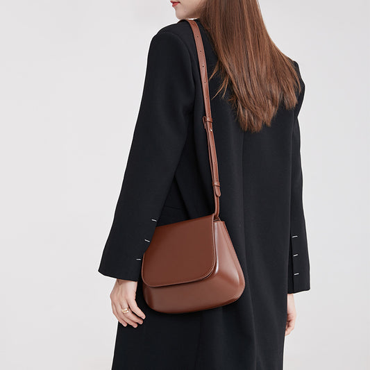 Women's Retro Brown Shell Design Saddle Large Crossbody Bags