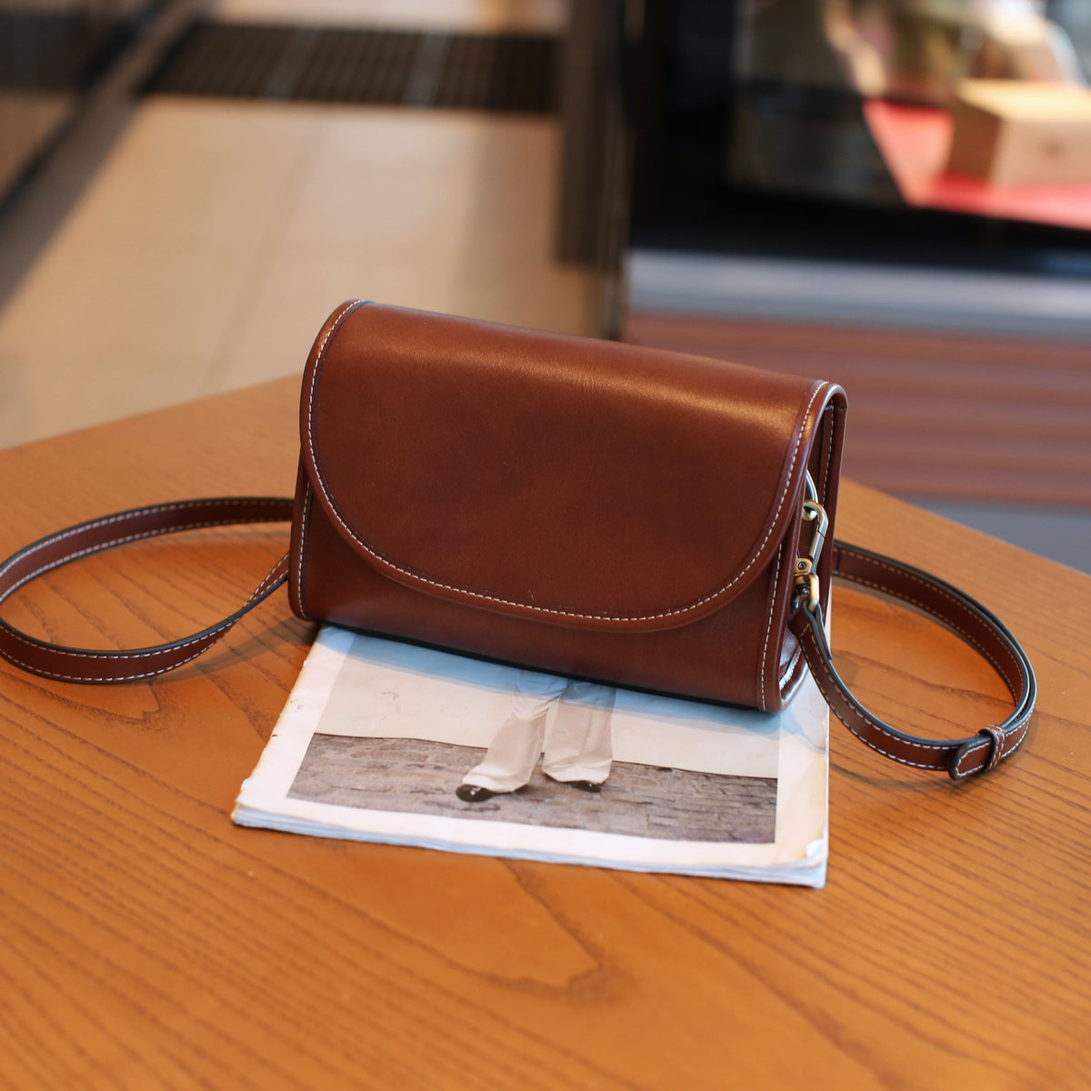 Women's Vegetable Tanned Leather Cowhide Shell Simple Women's Shoulder Bag