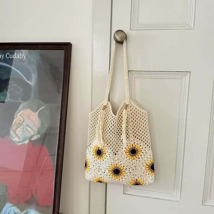 Women's Large Capacity Crocheted Summer Niche Idle Style Seaside Vacation Women's Shoulder Bag