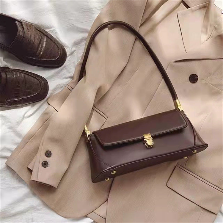 High-grade Western Style Stylish Textured Retro Baguette Underarm Bags