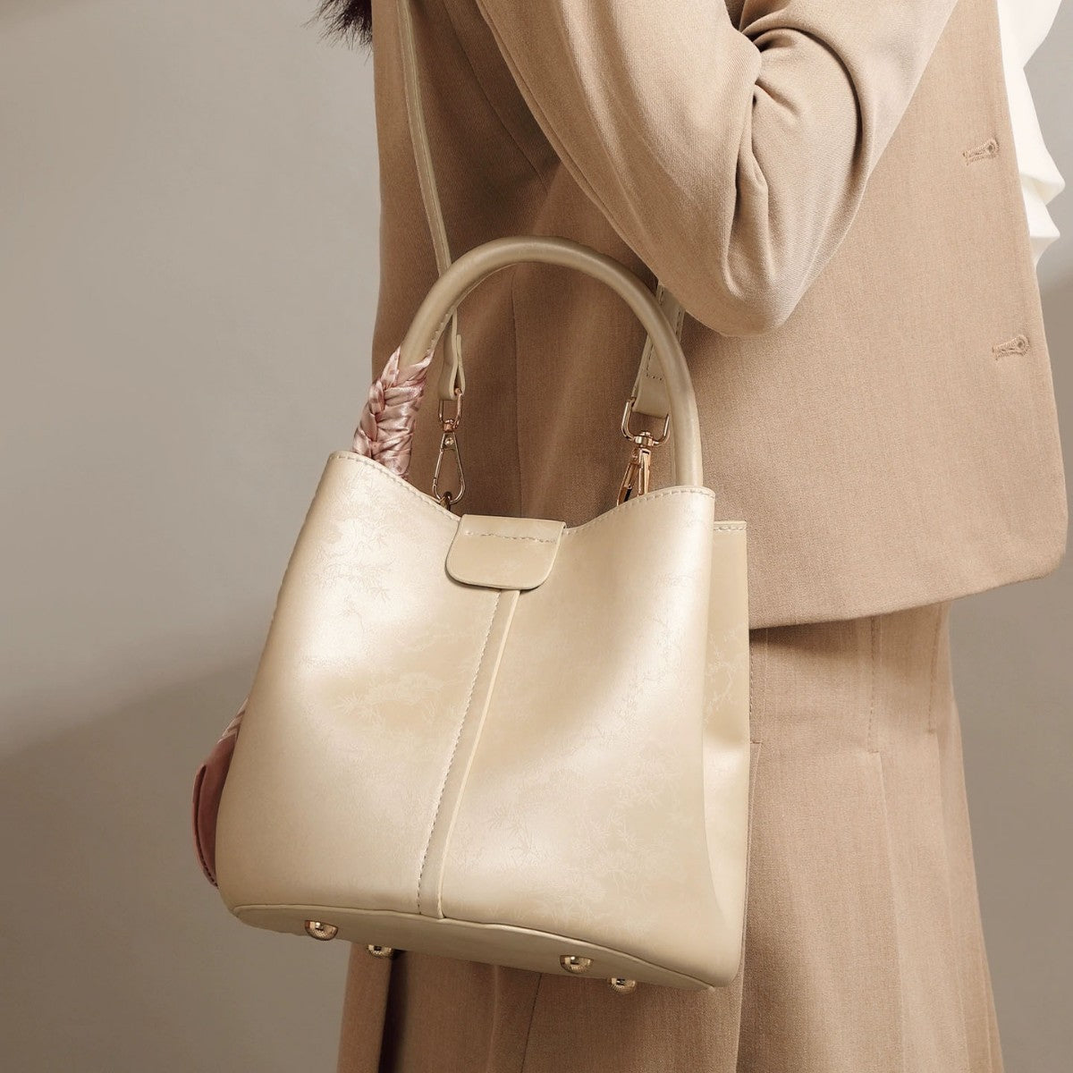 Women's Design High-grade Barrel Fashion Silk Scarf Women's Shoulder Bag