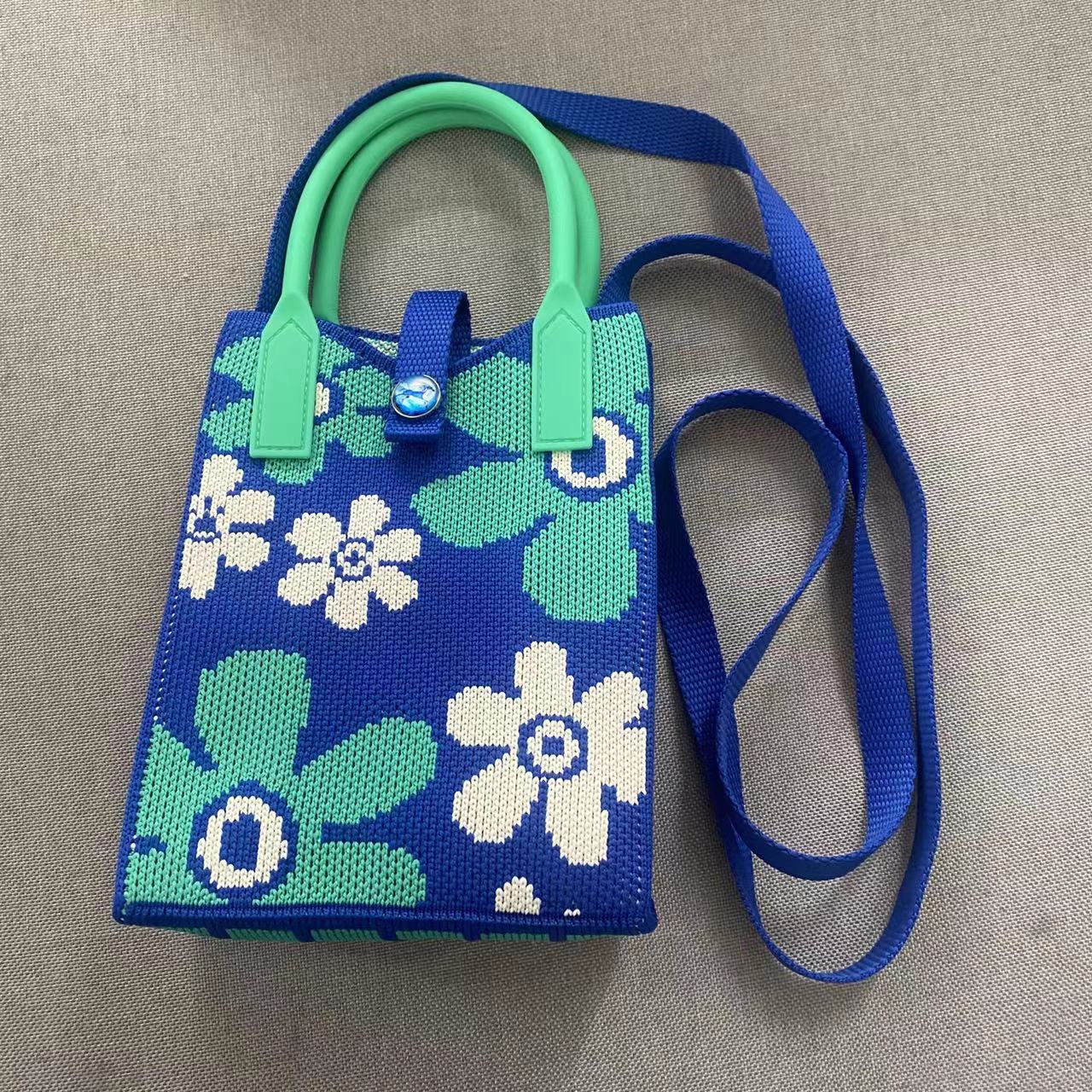 Women's Style Niche Contrast Color Flower Knit Handbags