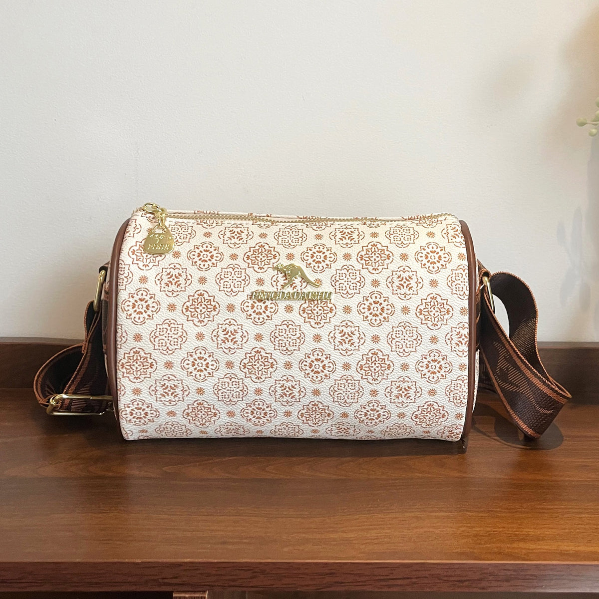 Out Lady Fashion Pillow Western Style Printing Large Bags