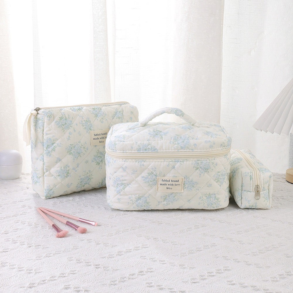 Large Capacity Portable Cosmetics Storage Hand Wash Makeup Bag