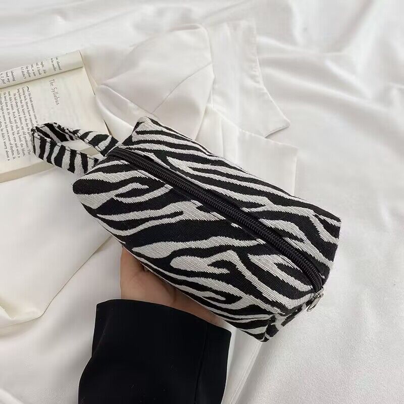 Niche Fashionable Toner Lotion Brush Portable Handbags