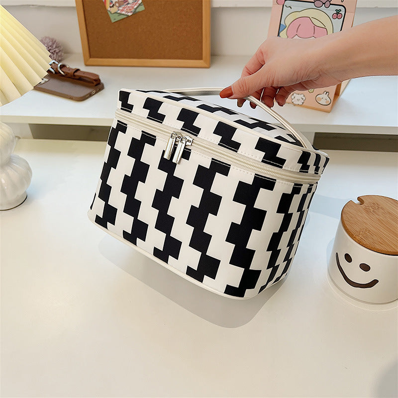 White Plaid Portable Simple Large Capacity Makeup Bag