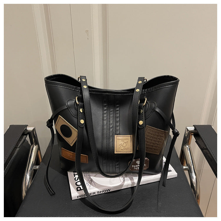 Women's Commuter Retro Autumn Large Capacity Personalized Fashion Women's Shoulder Bag