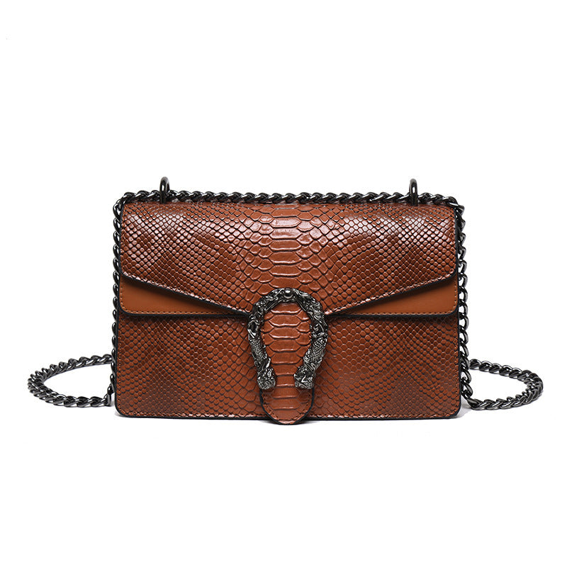 Cool Women's Retro Chain Trendy Niche Crossbody Bags
