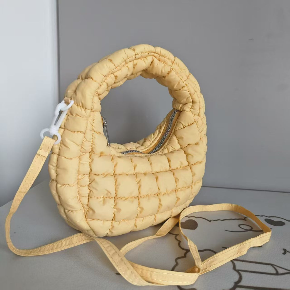 Korean Style Niche Cloud Puff Portable Women's Messenger Bag