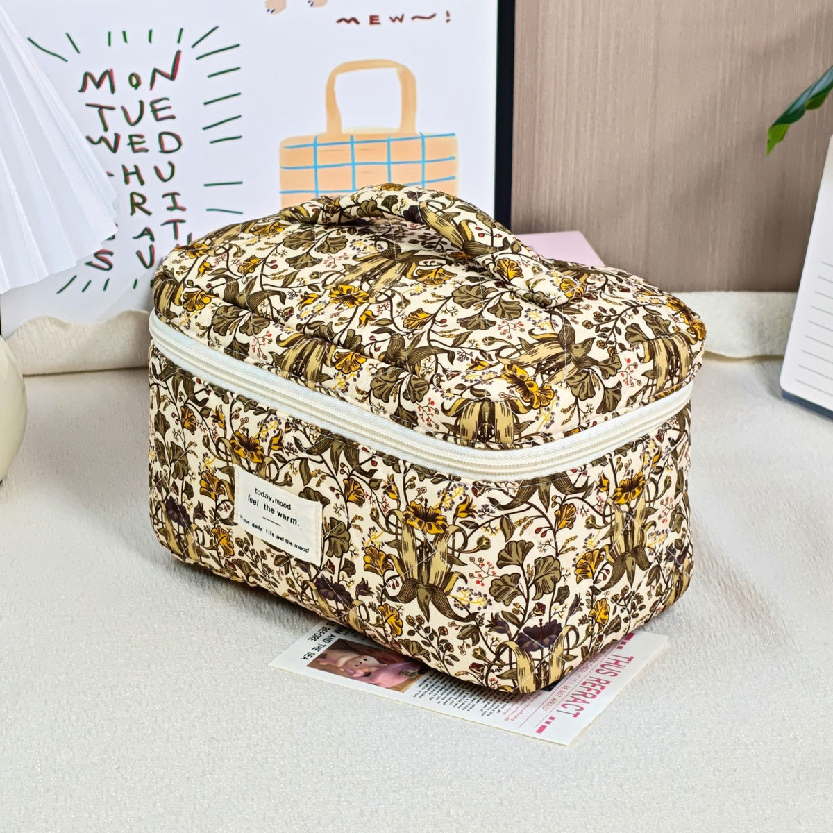 Portable Polyester Wash Retro Style Brush Makeup Bag