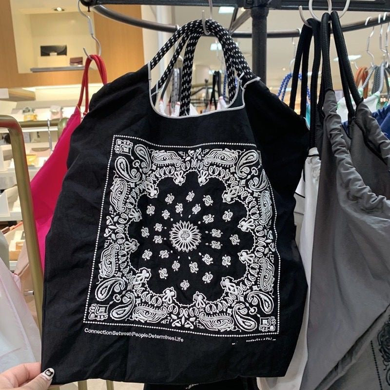 Embroidered Shopping With Flowers Plants On The Upper Body Niche Women's Shoulder Bag