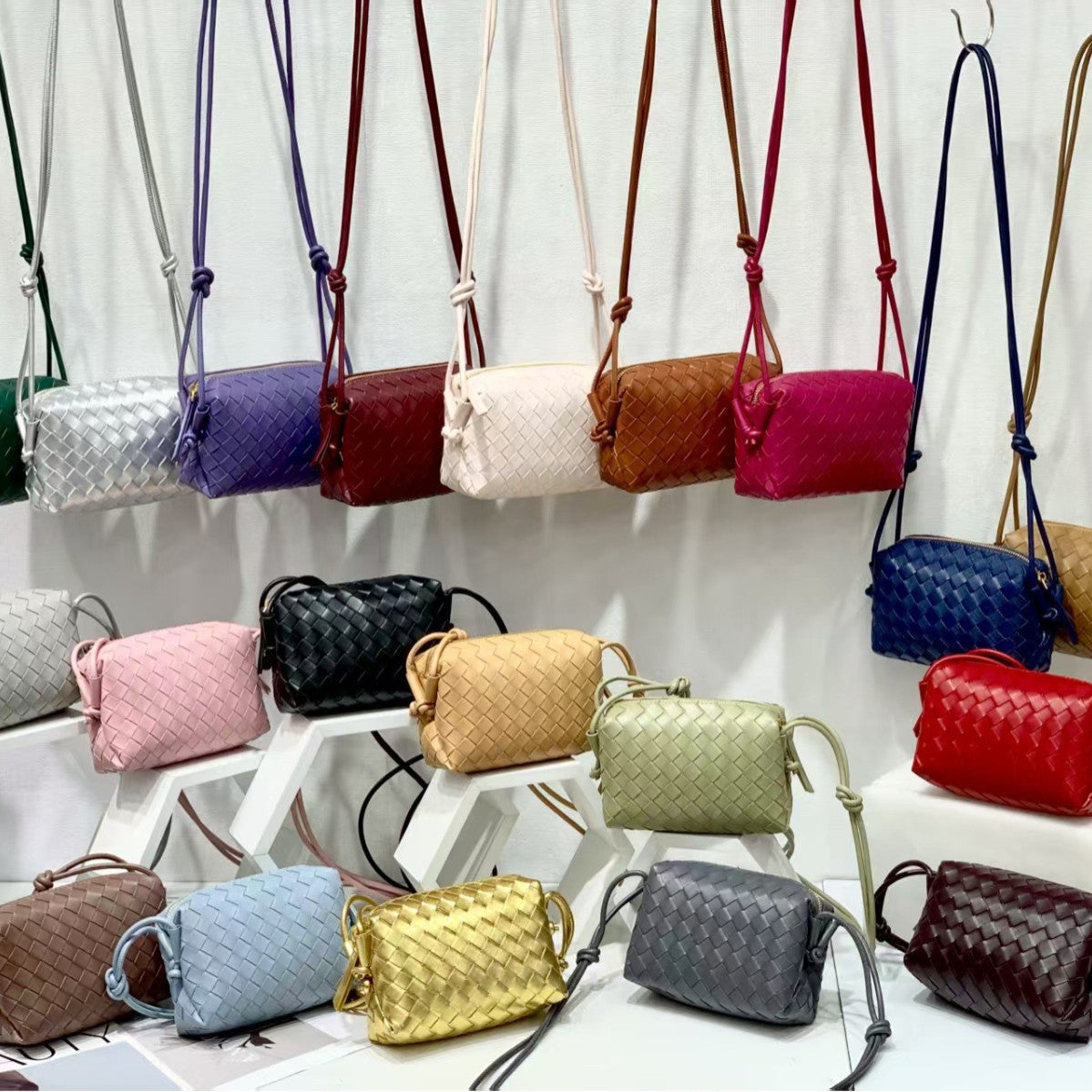 Women's Solid Color Handmade Woven Fashion Fashionable Shoulder Bags