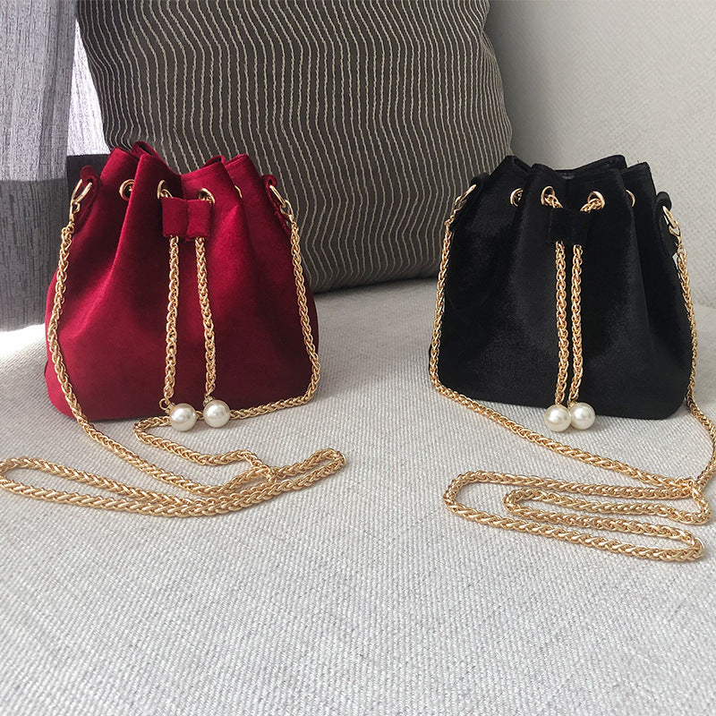 Women's Solid Color Veet Retro Sweet Pearl Chain Women's Shoulder Bag