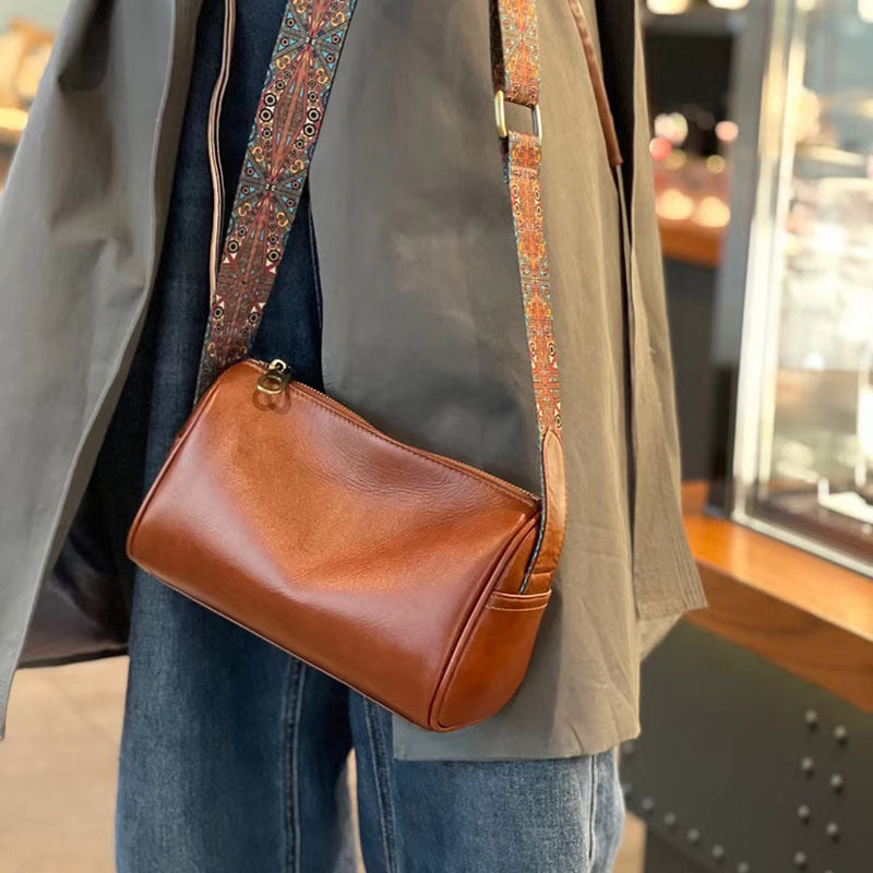 Women's Cowhide Leather Pillow Fashion Retro Wide Strap Women's Shoulder Bag