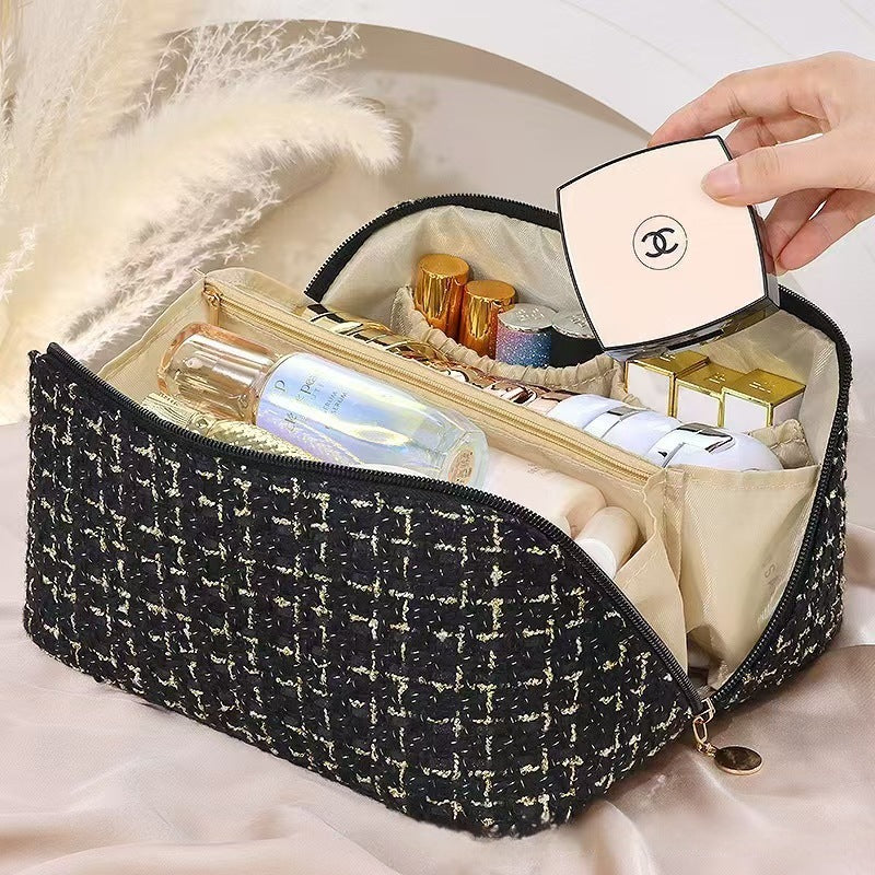 Elegant Large Capacity High Sense Classic Portable Cosmetic Bags