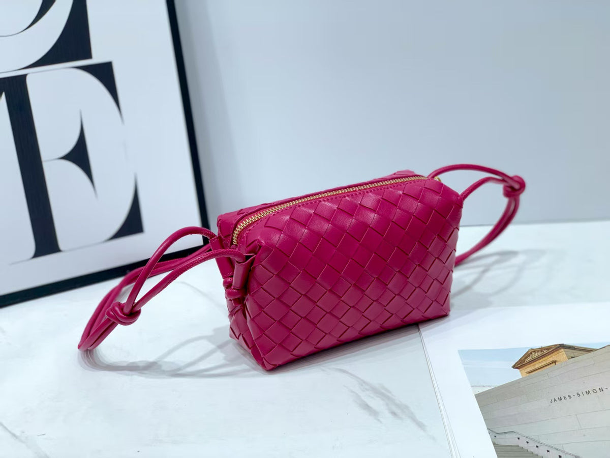 Women's Solid Color Handmade Woven Fashion Fashionable Shoulder Bags