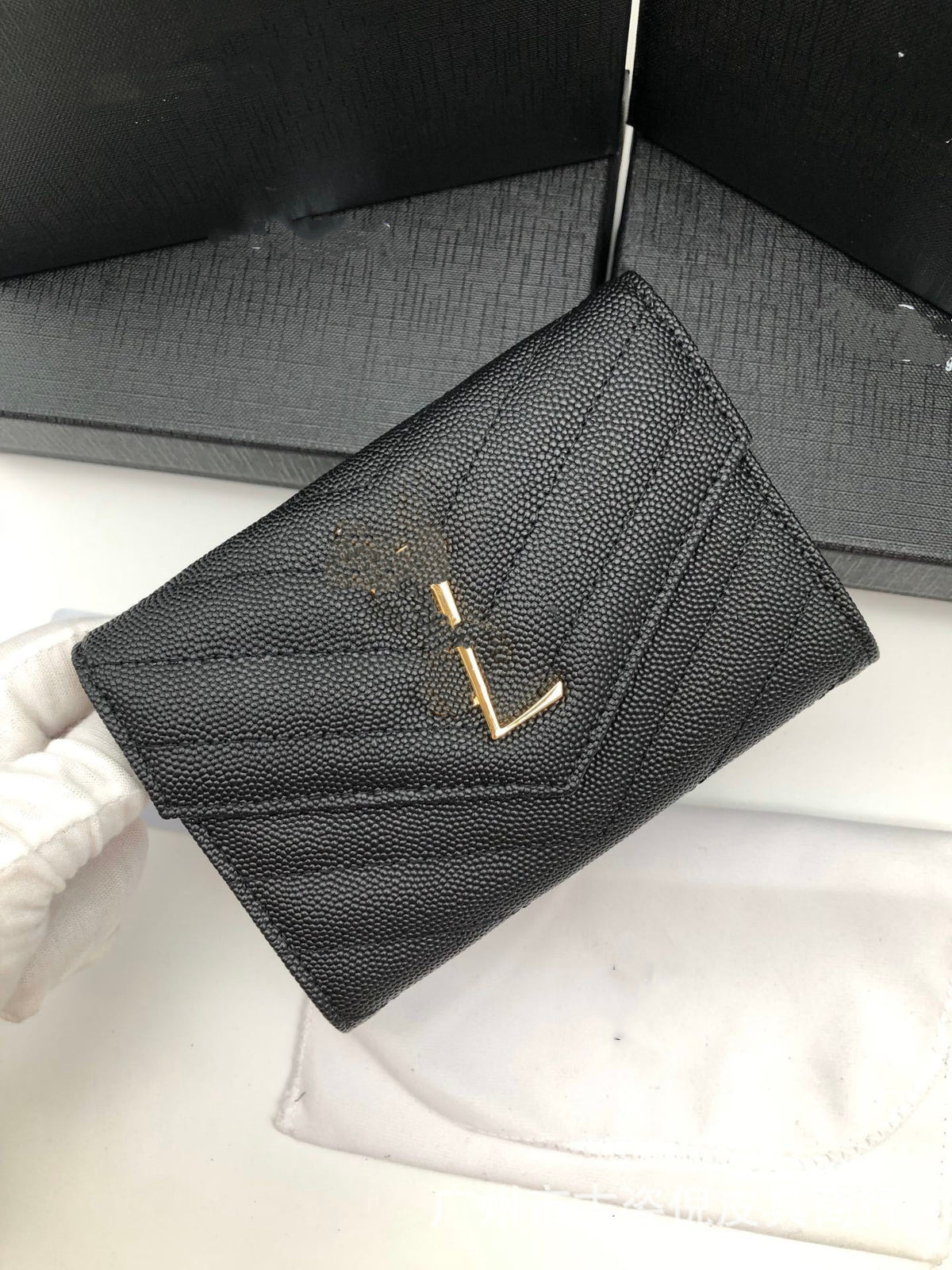 Caviar Short Cowhide Two Fold Multiple Slots Large Capacity Ladies Wallet