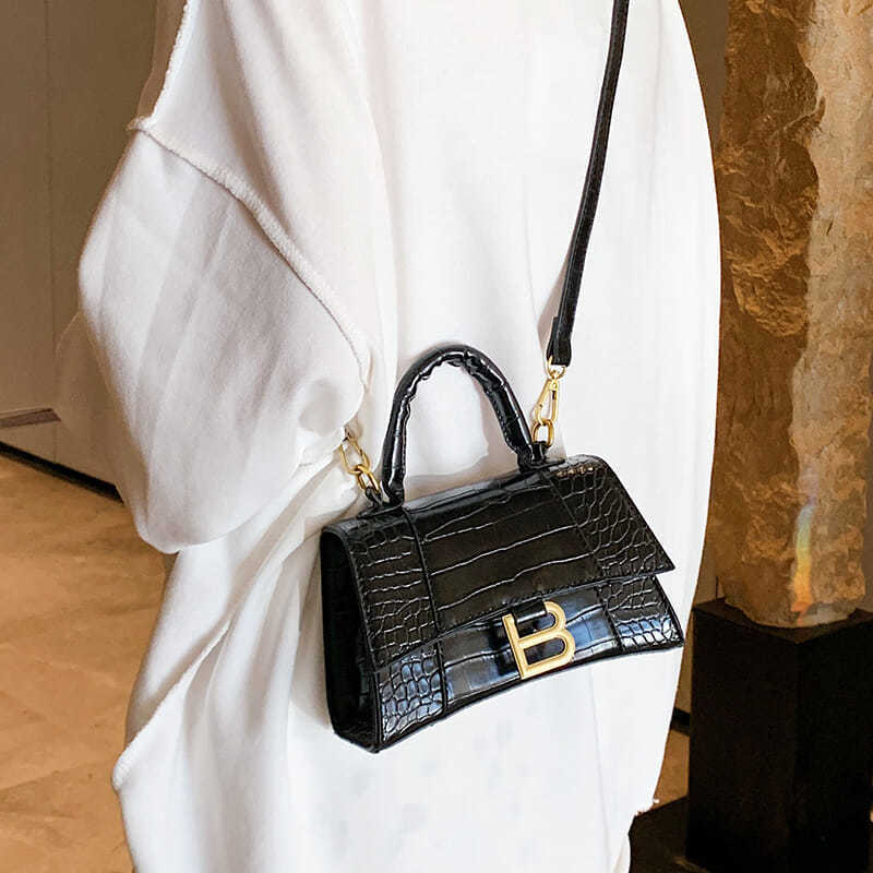 Women's Fashionable Underarm Single Baguette Retro Style Crossbody Bags