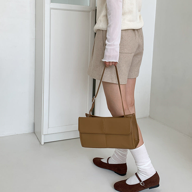 Women's Style Retro Commuter Underarm Large Capacity Shoulder Bags
