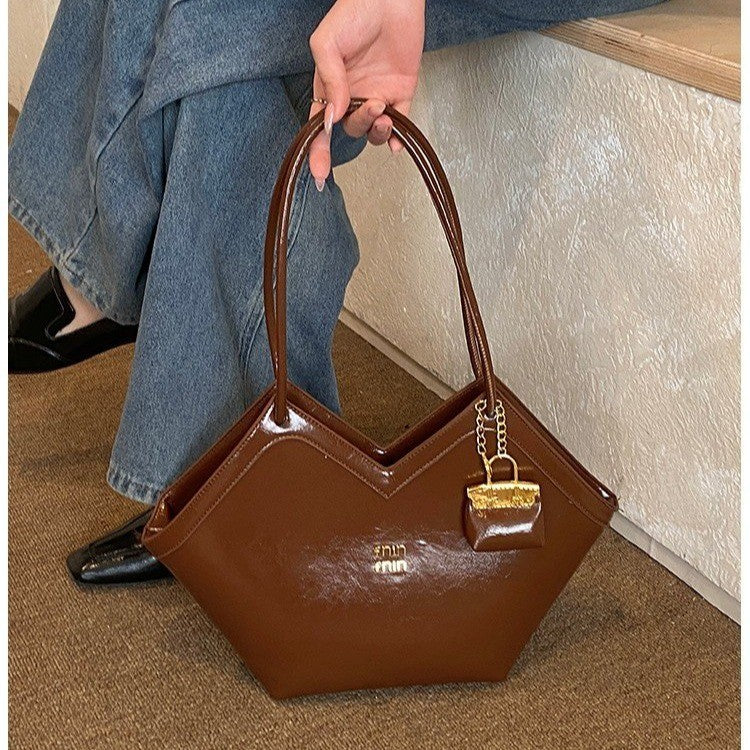 Women's Large Capacity Spring Commute Niche Fashionable Women's Shoulder Bag