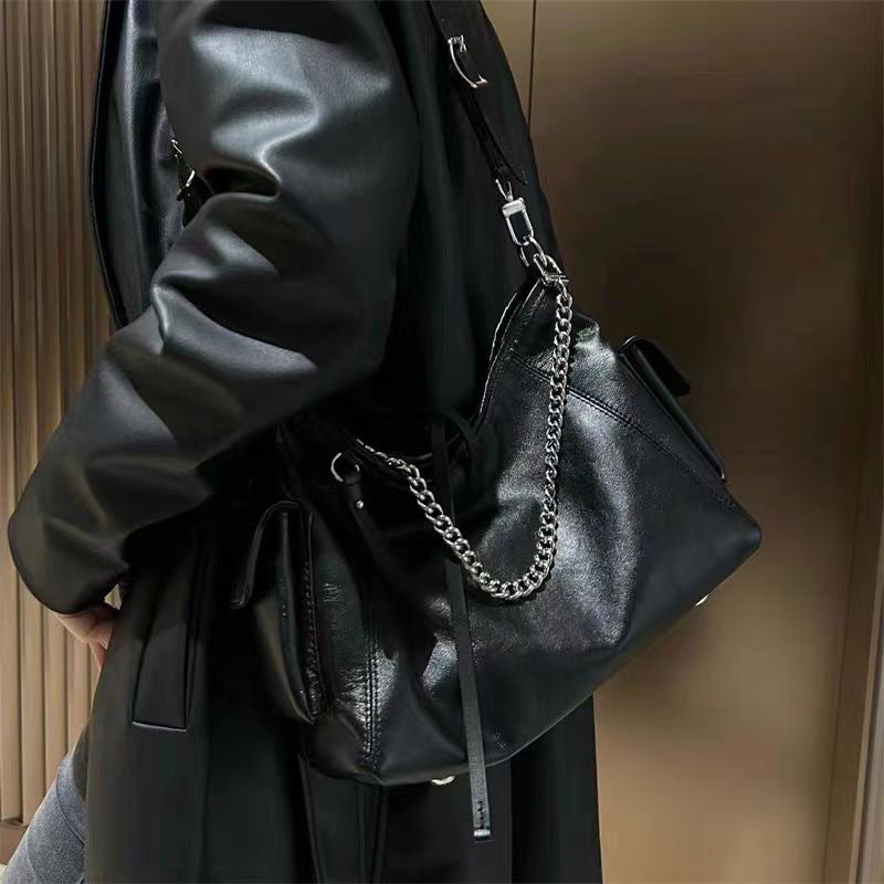 Women's Layer Cowhide Fashion Chain Black Warrior Women's Shoulder Bag