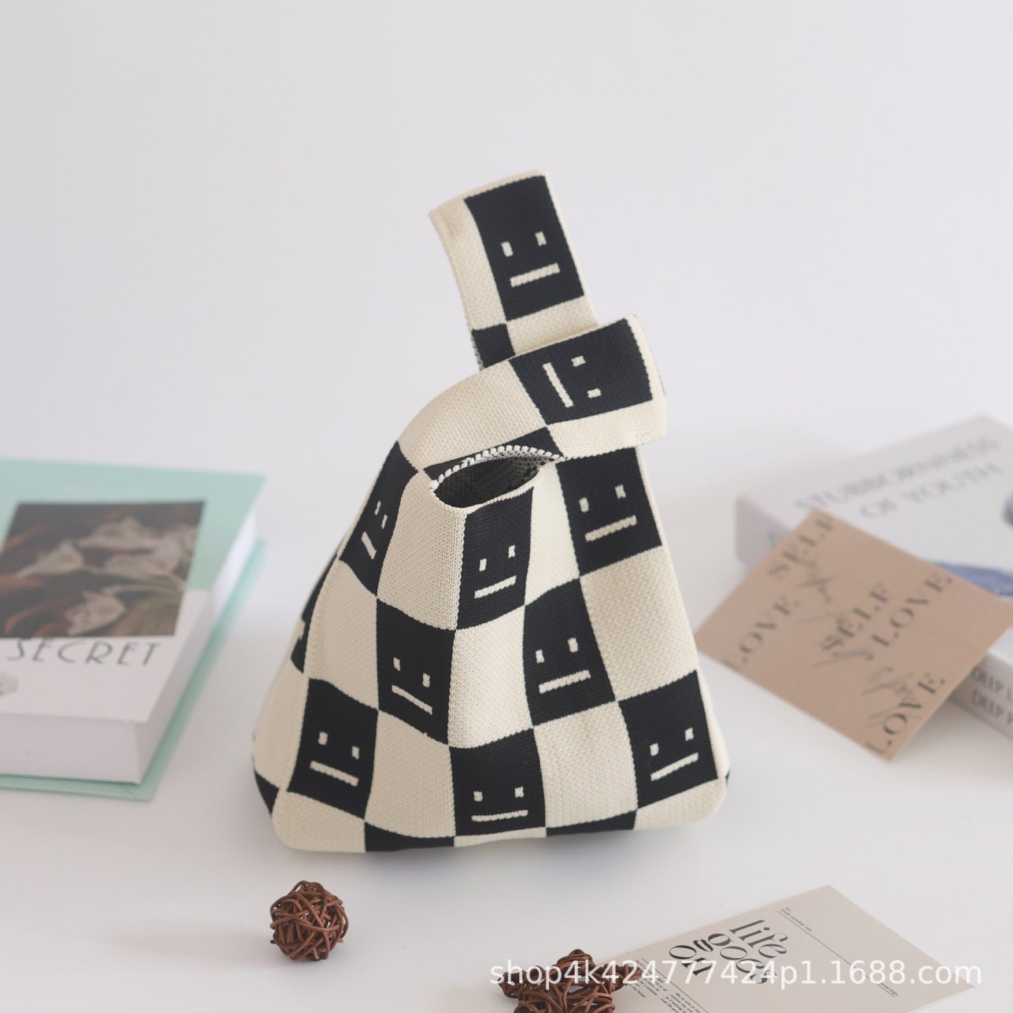 Women's Cute Panda Knitted Wool Version Hand Carrying Handbags