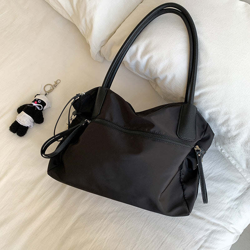 Fashionable Large Capacity Underarm Nylon Cloth Lightweight Commuter Women's Shoulder Bag