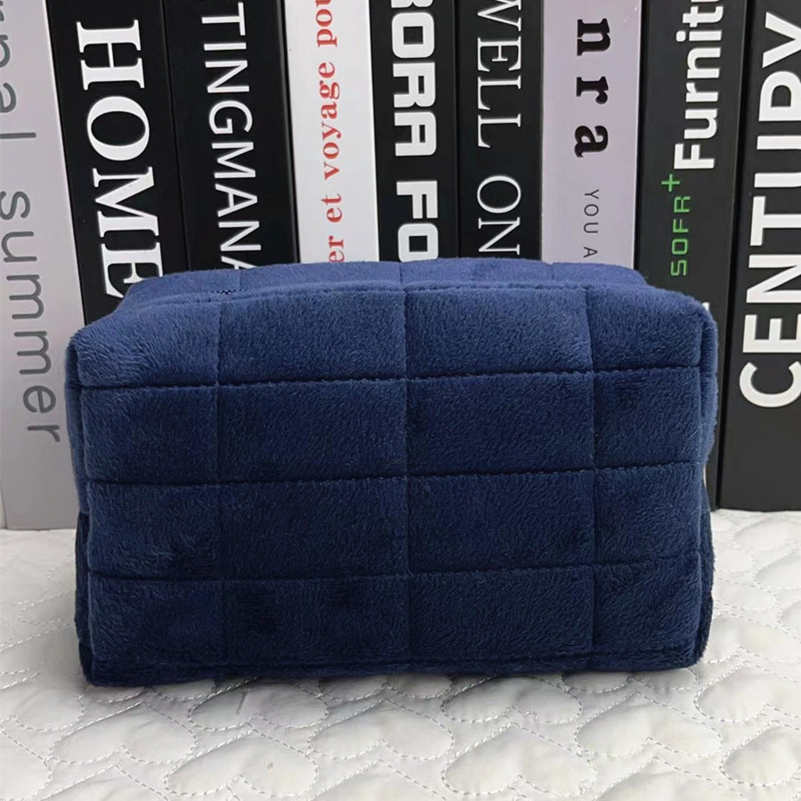 Women's Plush Portable Storage Simple Wash Hand Makeup Bag