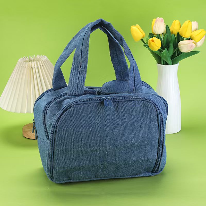 Simple Large Capacity Partition Layered Wash Portable Cosmetic Bags