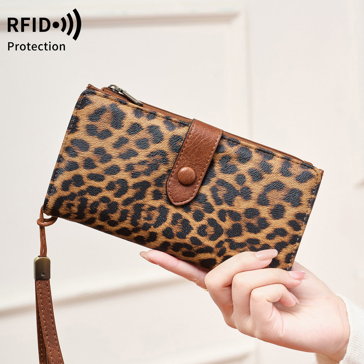 Women's Retro Large Capacity Bifold Long Fashion Leopard Print Ladies Wallet