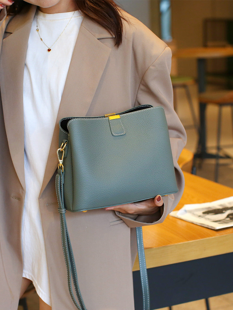 Women's Summer Leather Fashion Large Capacity Black Handbags