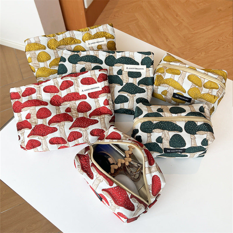 Niche Large Three-dimensional Buggy Portable Zipper Makeup Bag