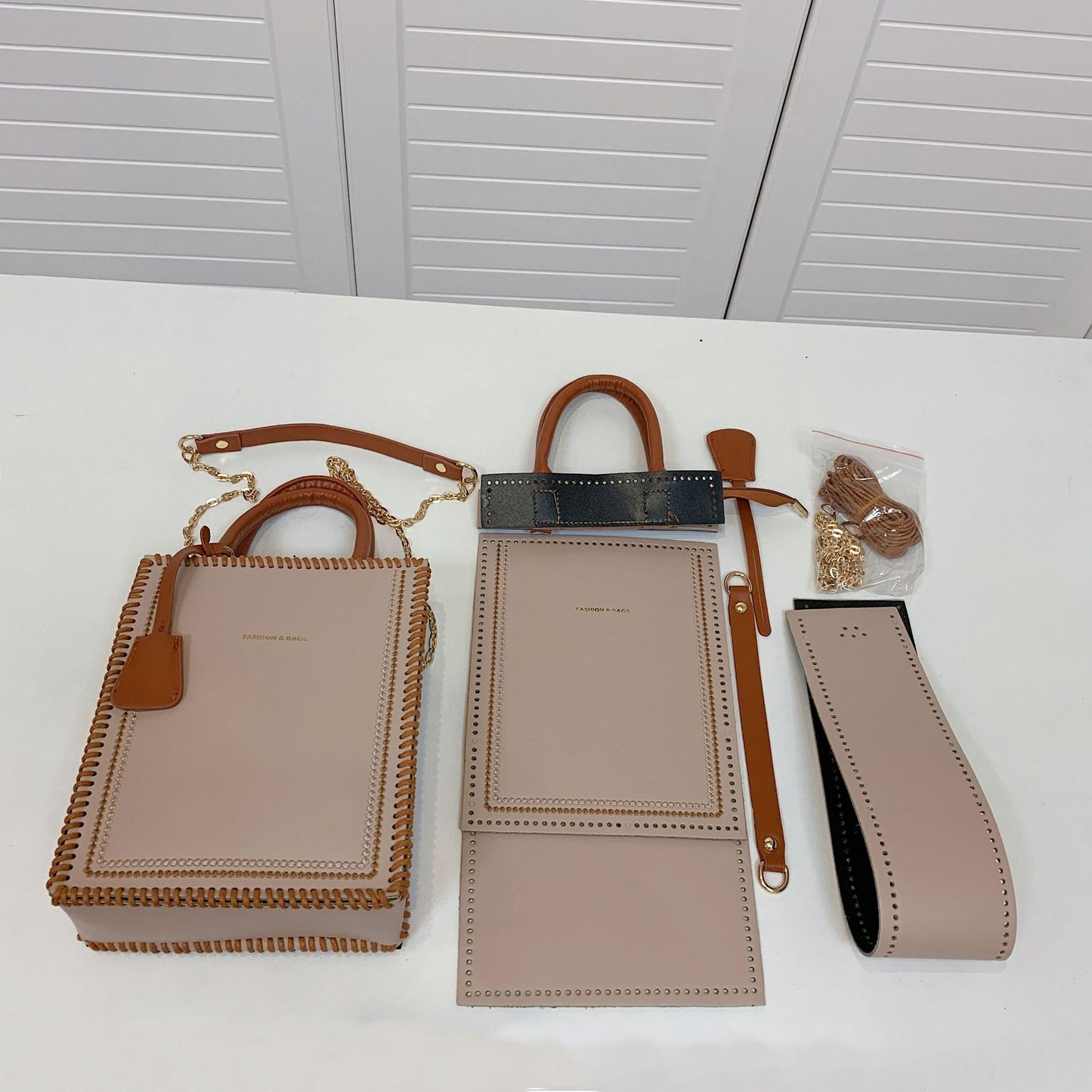 Women's Fashion Material Fashionable Retro Goods Handbags