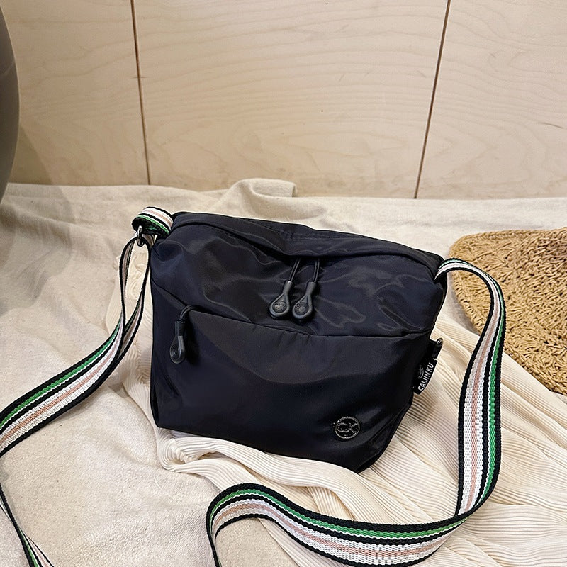 Women's Nylon Cloth Lightweight Simple Dumpling Women's Messenger Bag