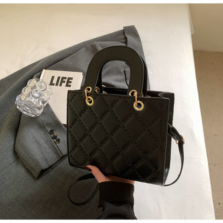 Women's Capacity Fashionable Stylish Texture Indentation Diamond Fashion Contrast Color Handbags
