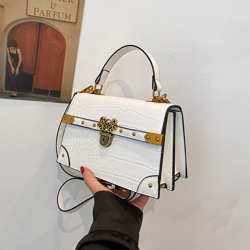 Comfortable Women's Vintage Crocodile Pattern Rivet Women's Messenger Bag