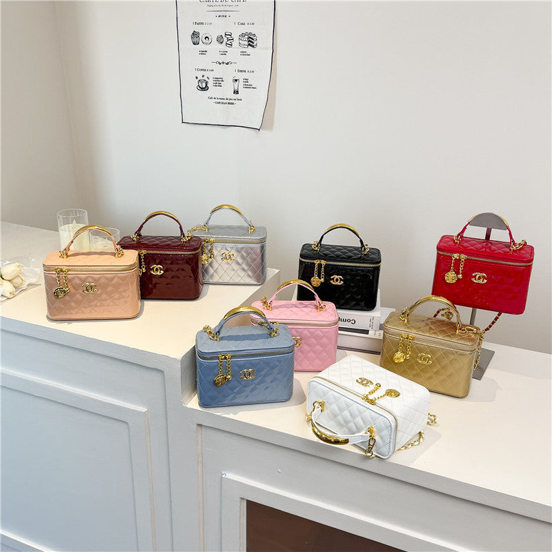 Women's Fashion Shiny Surface Rhombus Chain Portable Bags