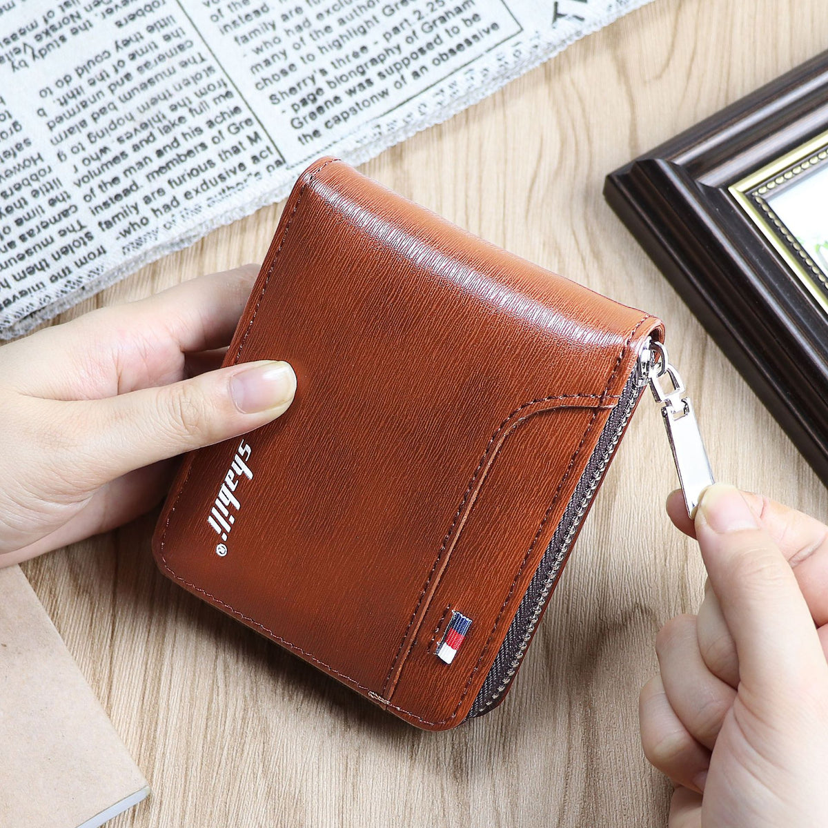 Men's Short Business Green Zipper Oil Wax Leather Men's Wallet