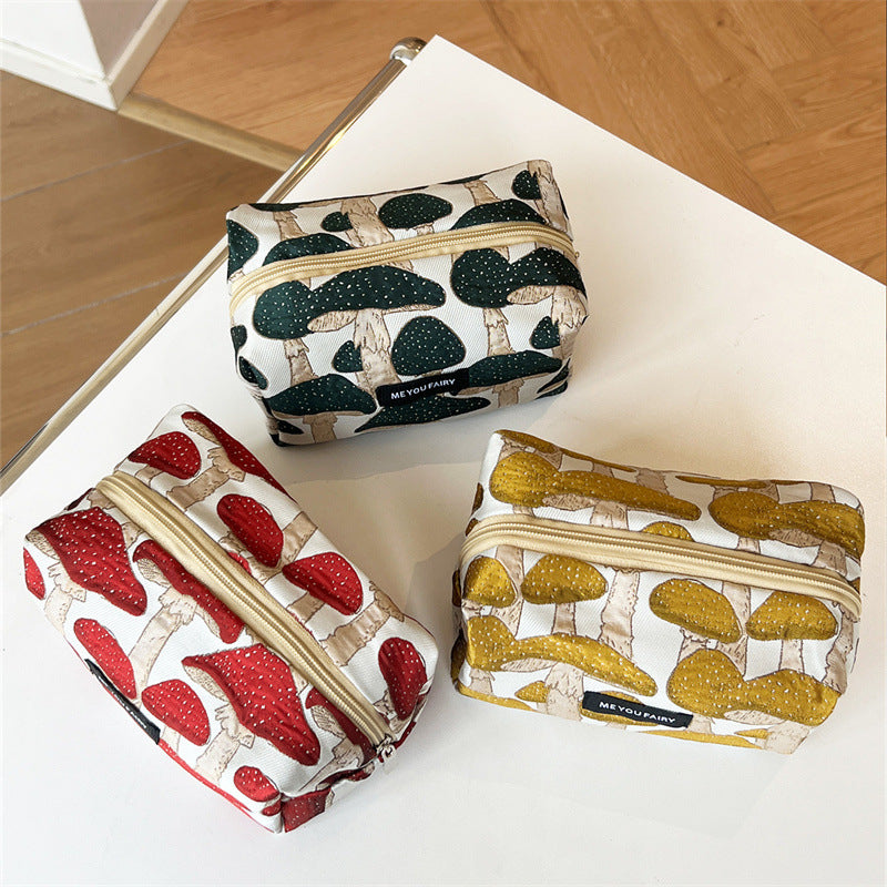 Niche Large Three-dimensional Buggy Portable Zipper Makeup Bag