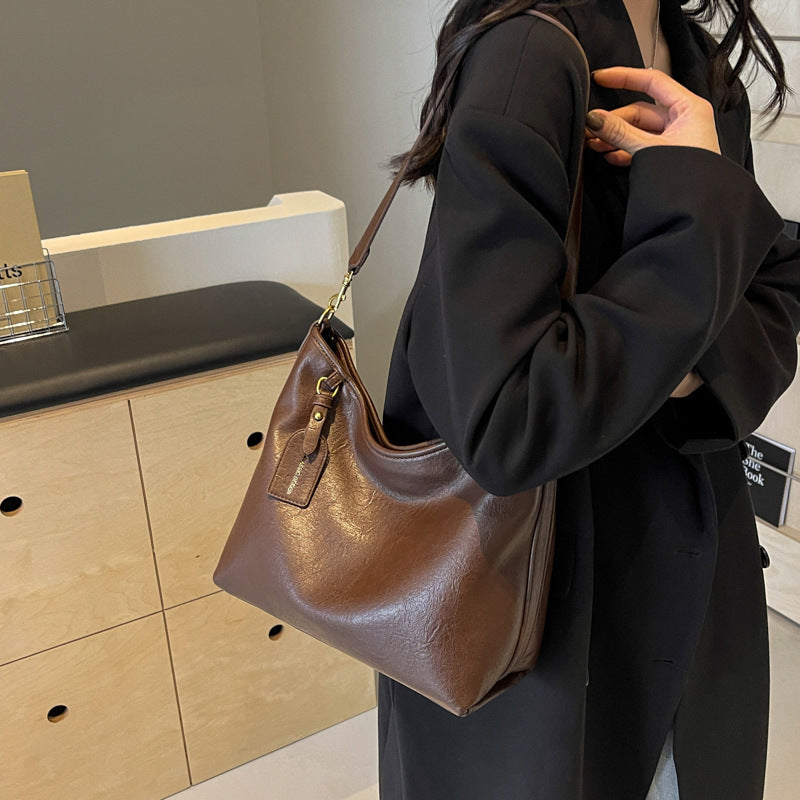 Attractive Women's Large Capacity Versatile Retro Women's Shoulder Bag
