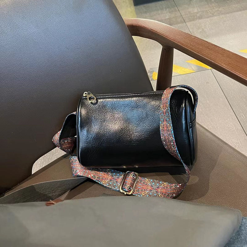 Women's Cowhide Leather Pillow Fashion Retro Wide Strap Women's Shoulder Bag