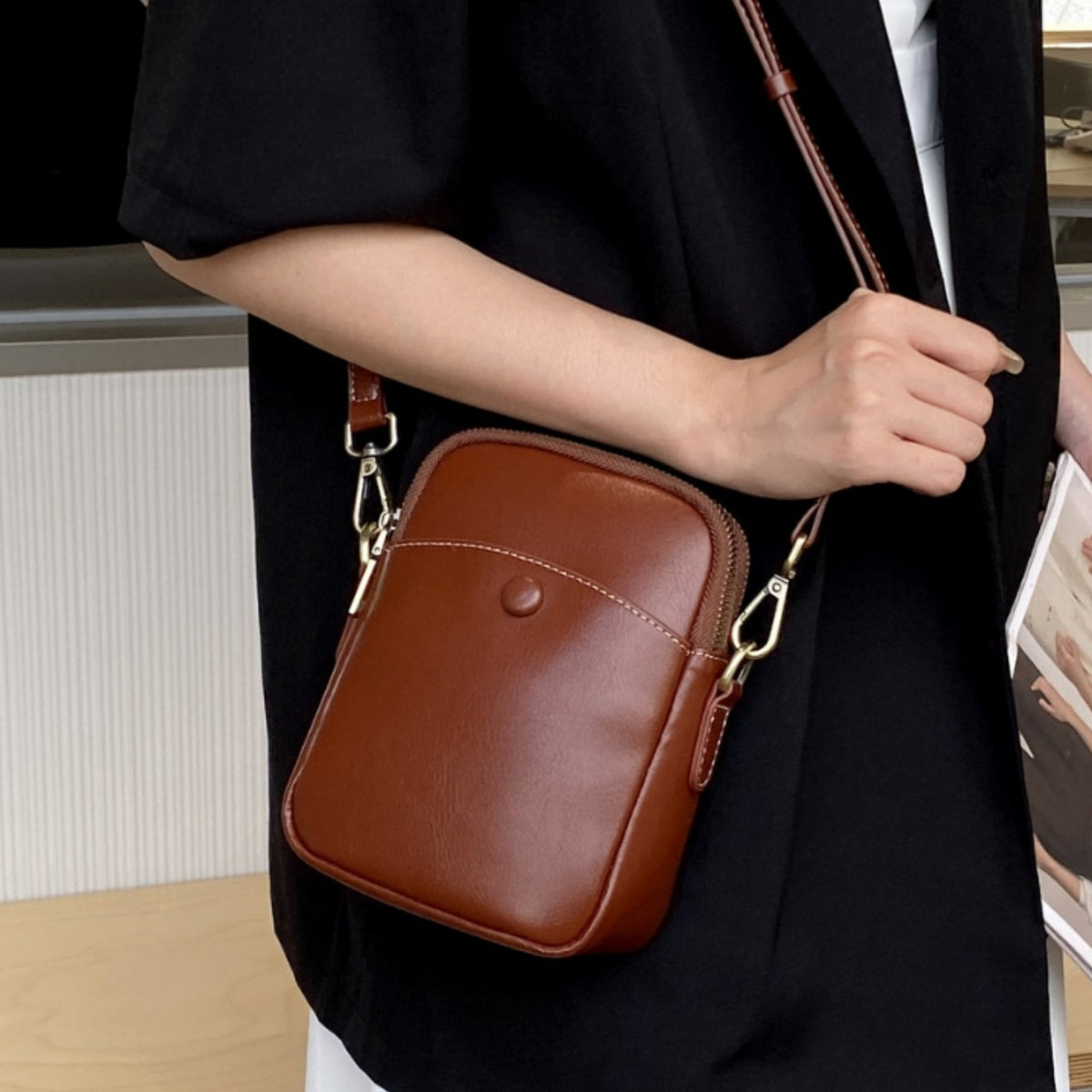 Women's Vegetable Tanning Leather Versatile Hand-held Simple Women's Messenger Bag