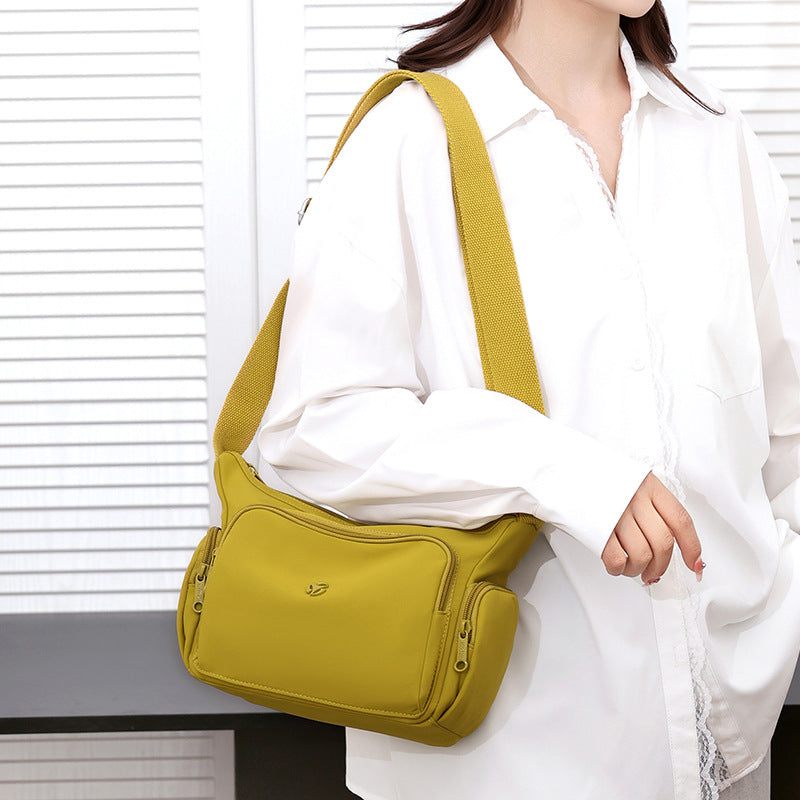 Women's Simple Solid Color Lightweight Fashion Commuter Women's Shoulder Bag