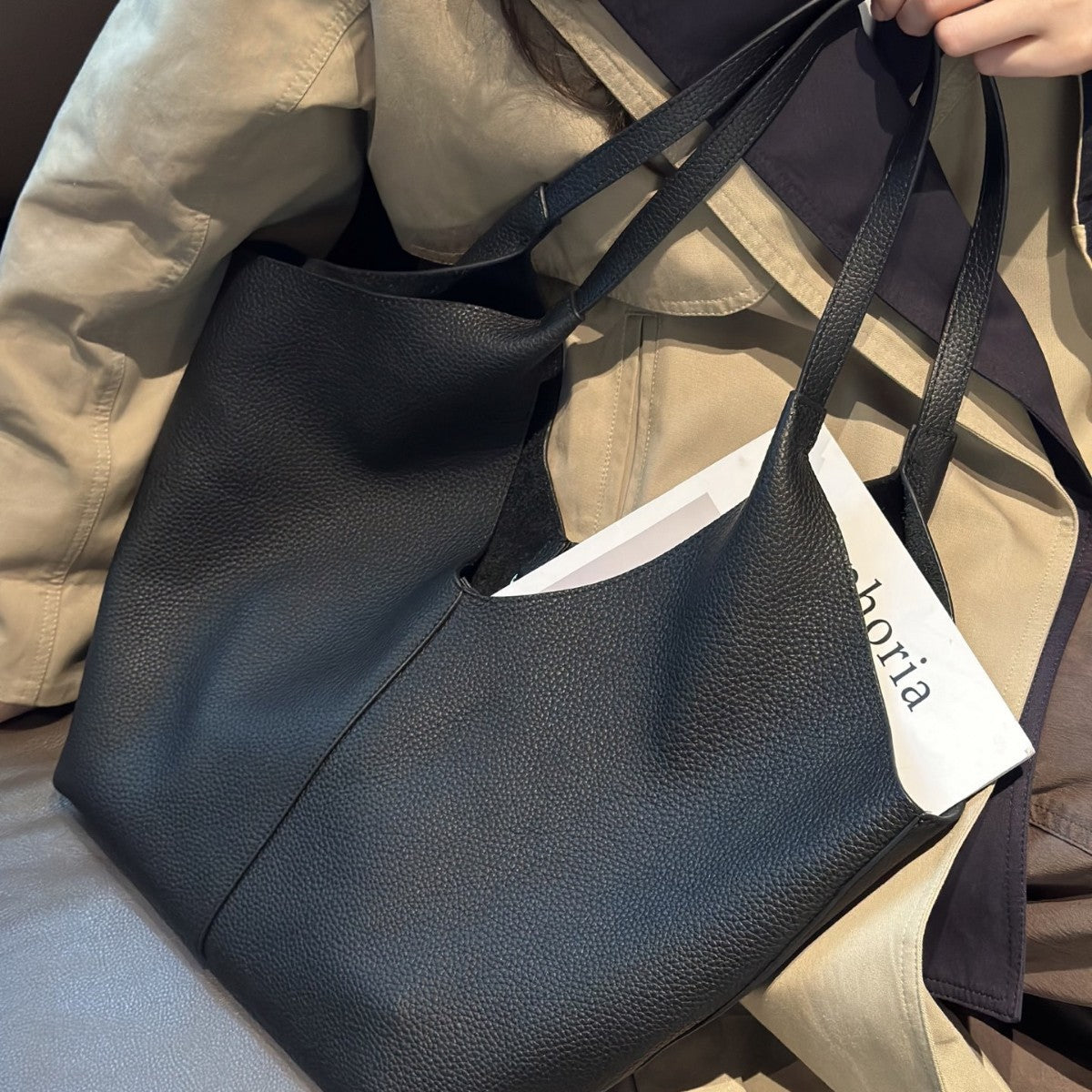 Women's Simple Commute First Layer Cowhide Large Women's Shoulder Bag