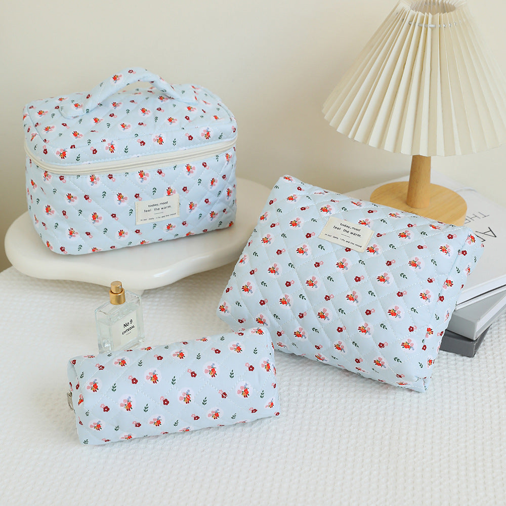 Large Capacity Portable Cosmetics Storage Hand Wash Makeup Bag