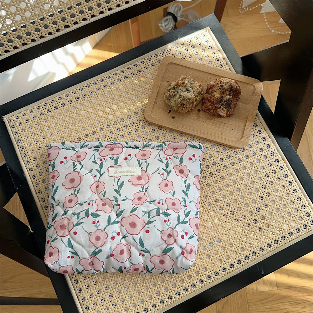 Women's Flower Bear Quilted Liner Clutch Portable Large Cosmetic Bags