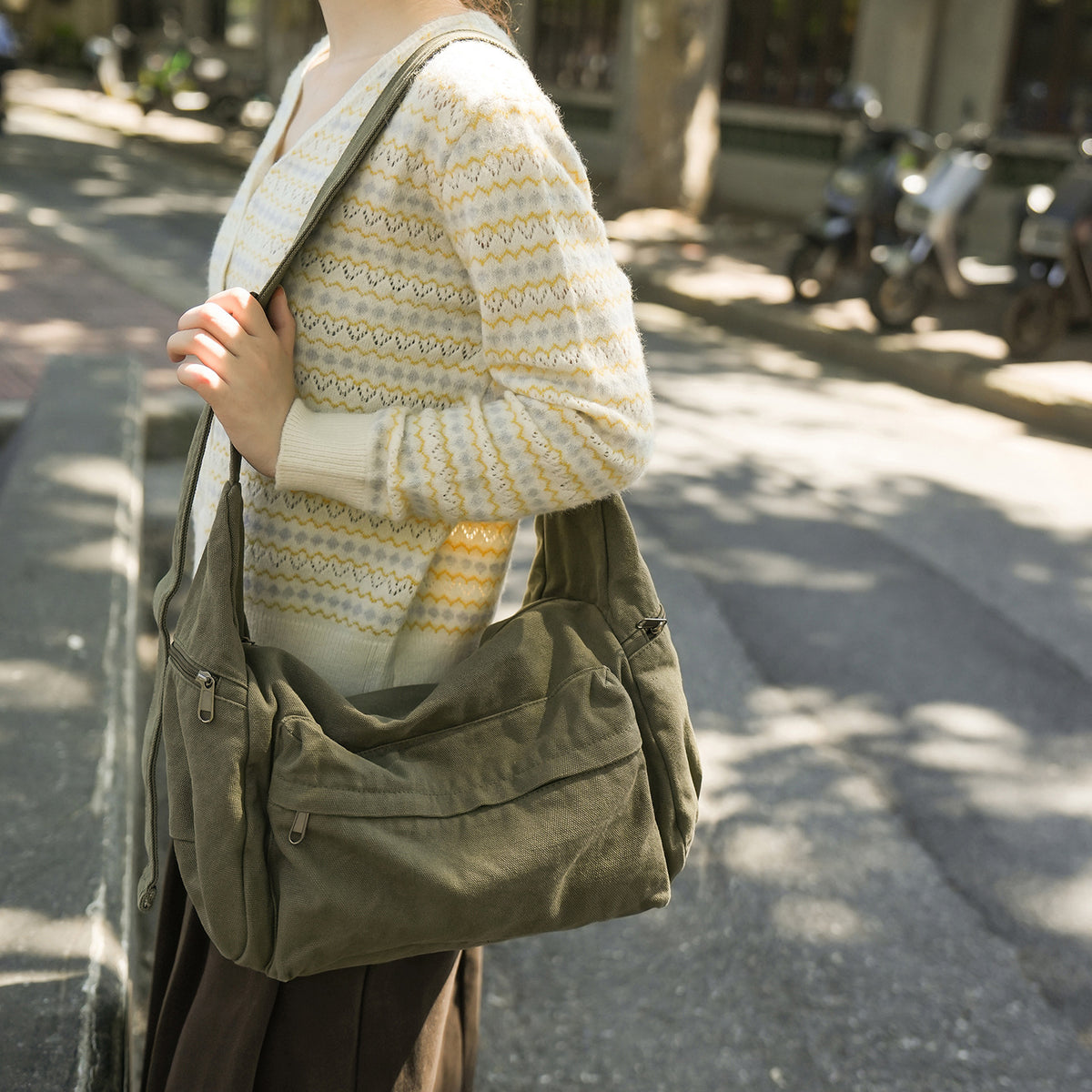 Simple Leisure Washed-out Canvas Practical Commuter Women's Messenger Bag