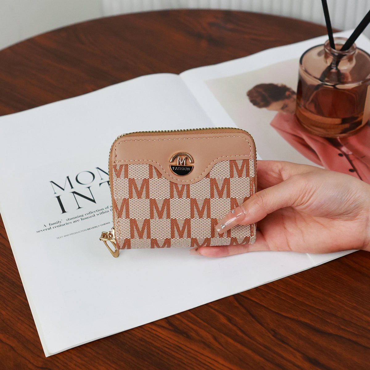 Casual Women's Short Zipper Simple Fashion Purses